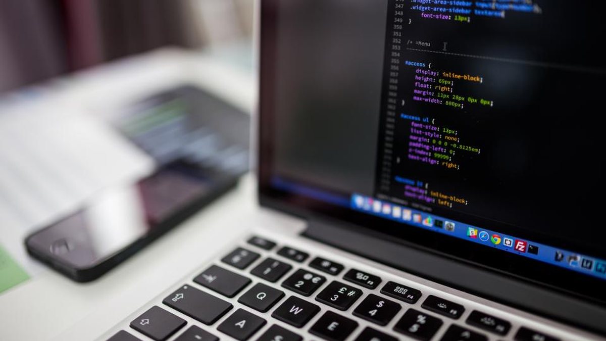Código fuente en la pantalla de un ordenador